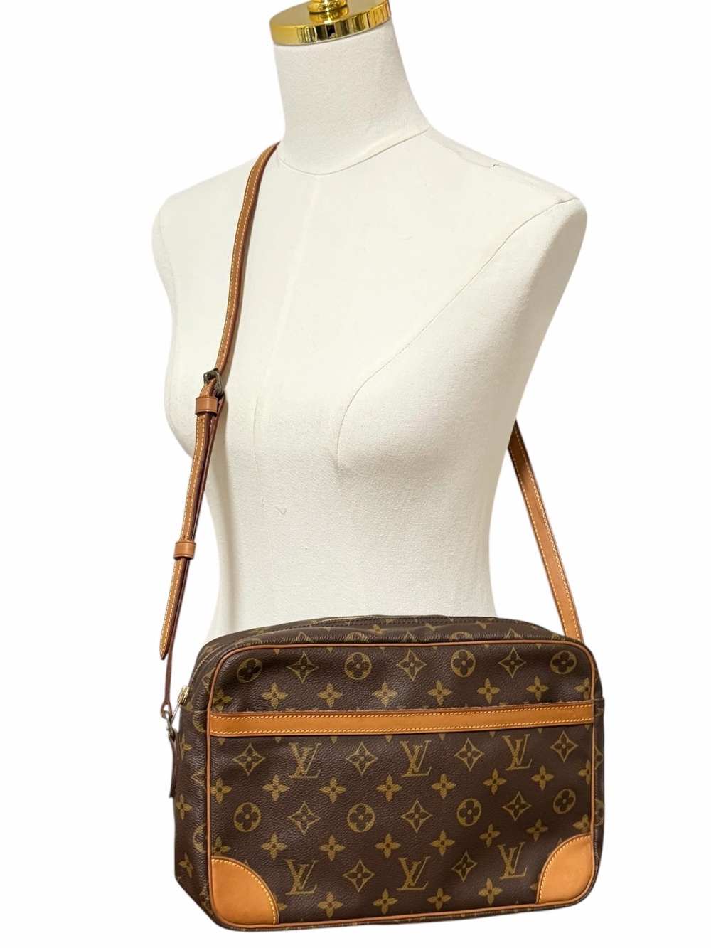 Louis Vuitton Trocadero 30 Monogram Crossbody Bag